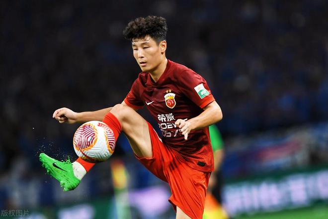 武磊主帅豪言：今晚必须击败梅西，否则辞职！的简单介绍