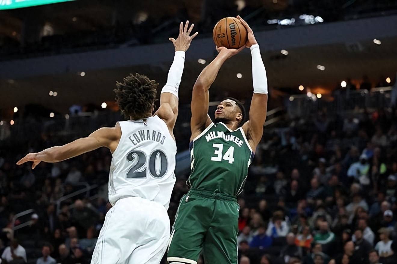 包含字母哥赛事官方发布逆转新规，美国队争议不断！的词条